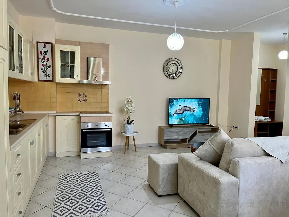 Beachside Family Nest Apt, Spacious & Cozy - By Beta Premium Golem  Albanien